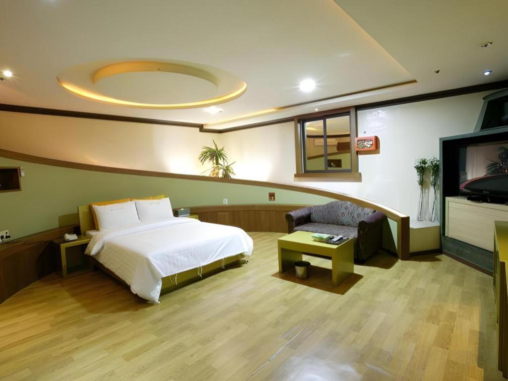 Uijeongbu Hotel Head-One מראה חיצוני תמונה