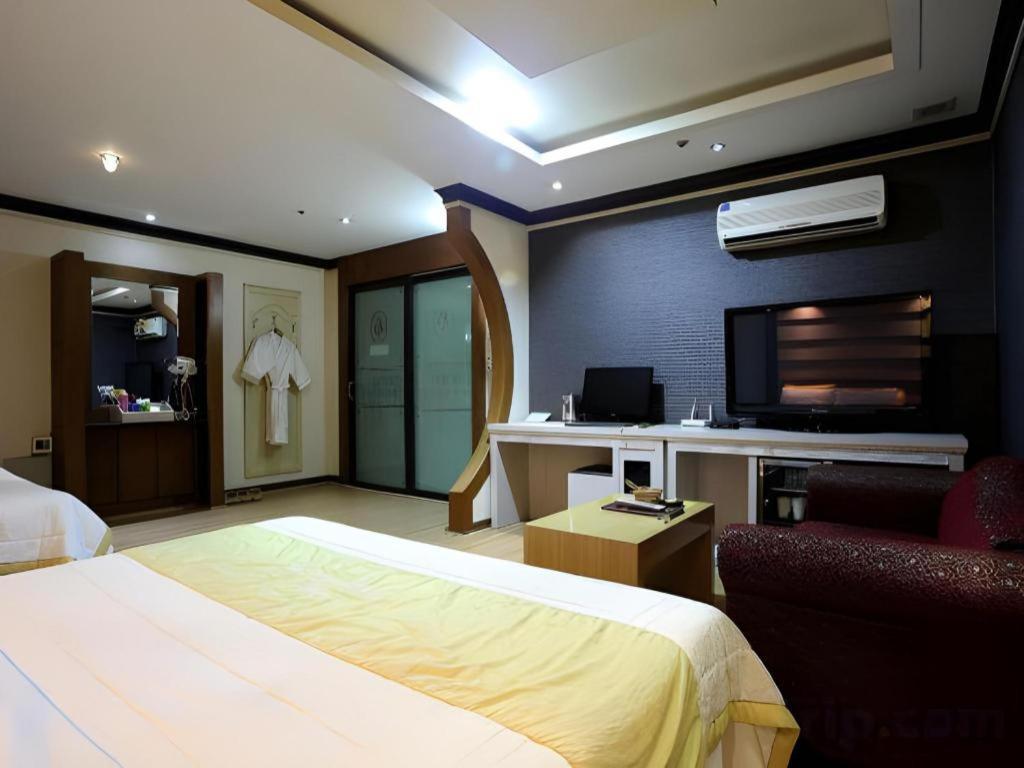 Uijeongbu Hotel Head-One מראה חיצוני תמונה