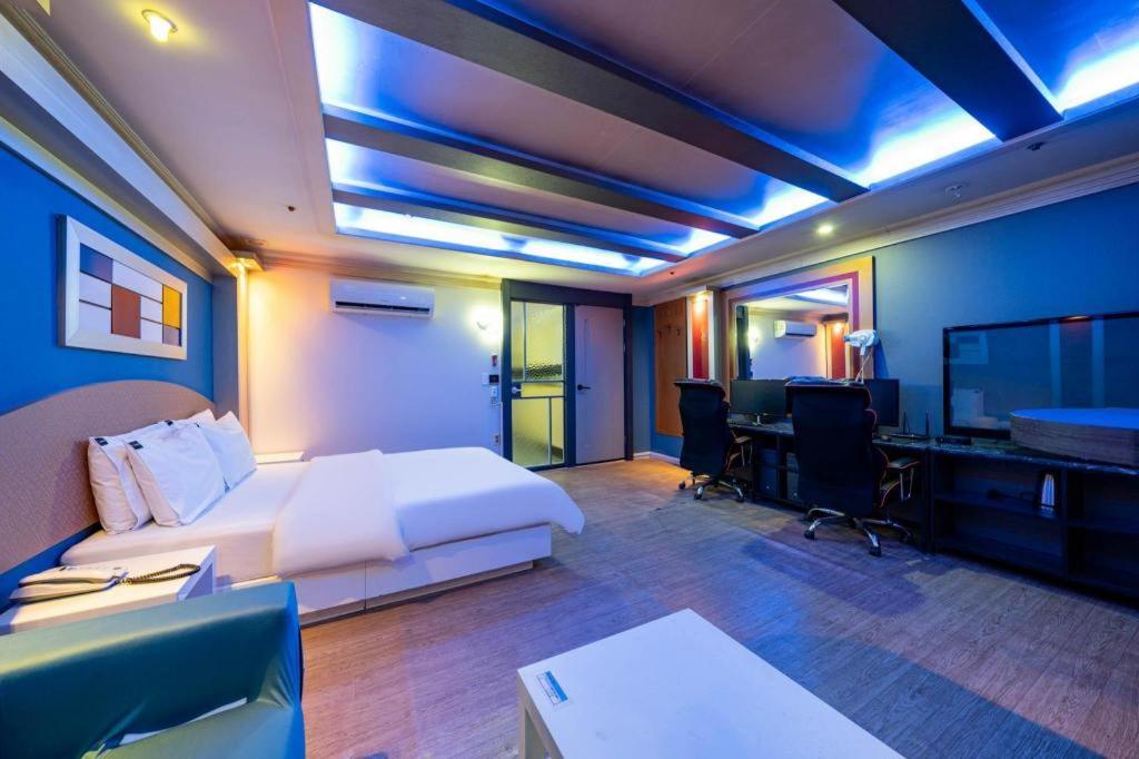 Uijeongbu Hotel Head-One מראה חיצוני תמונה