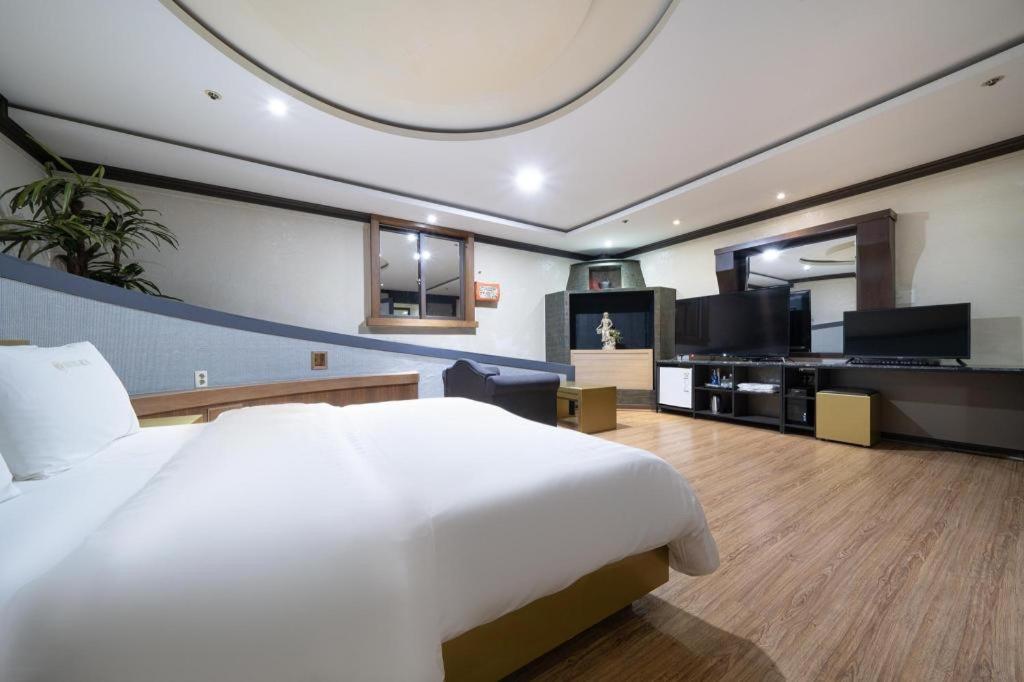 Uijeongbu Hotel Head-One מראה חיצוני תמונה
