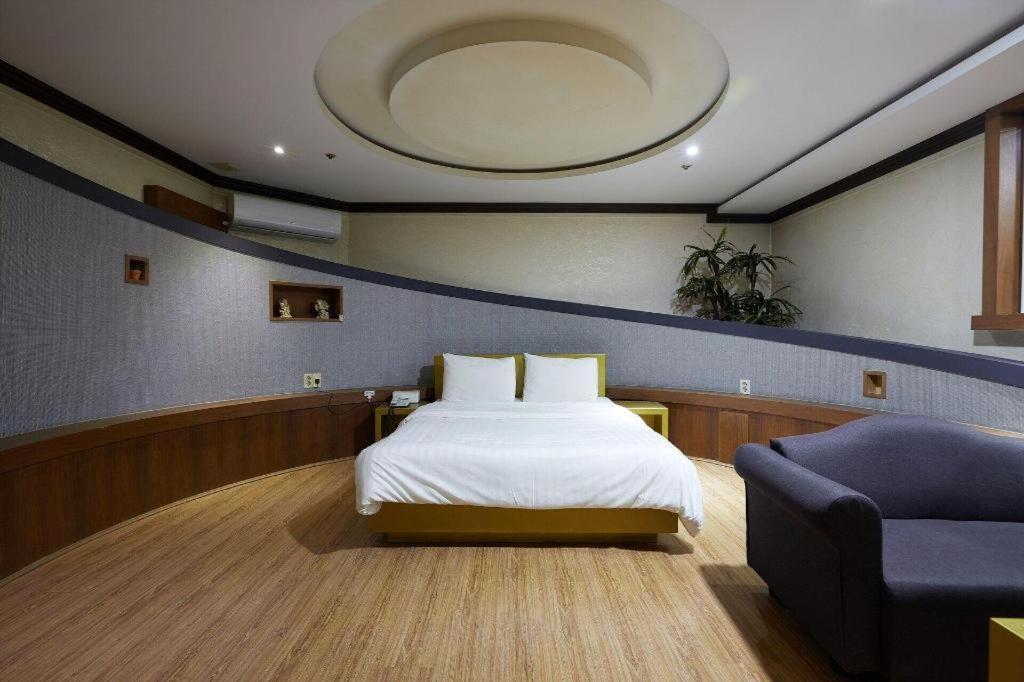 Uijeongbu Hotel Head-One מראה חיצוני תמונה