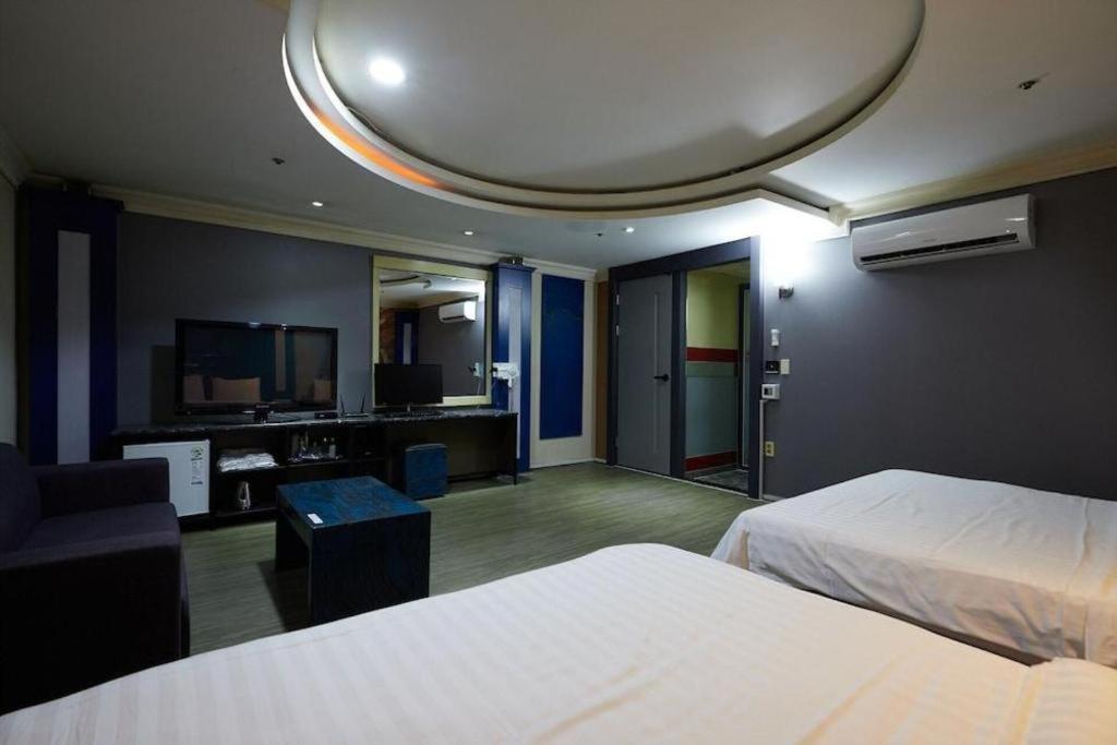 Uijeongbu Hotel Head-One מראה חיצוני תמונה
