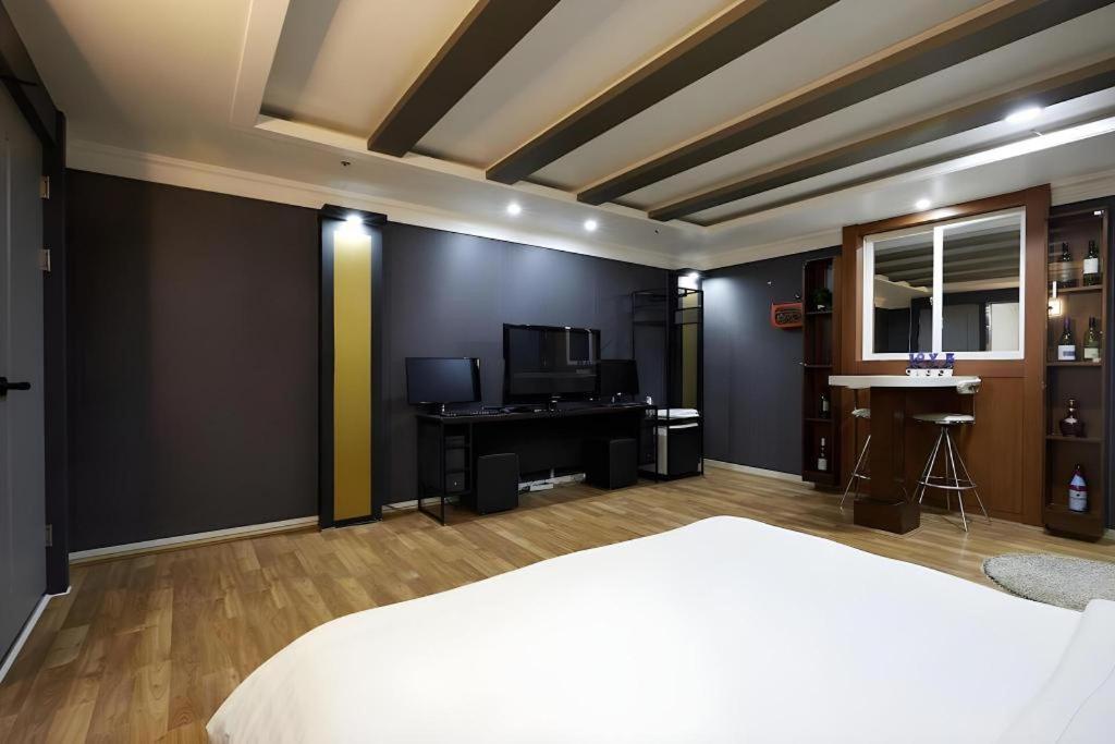 Uijeongbu Hotel Head-One מראה חיצוני תמונה