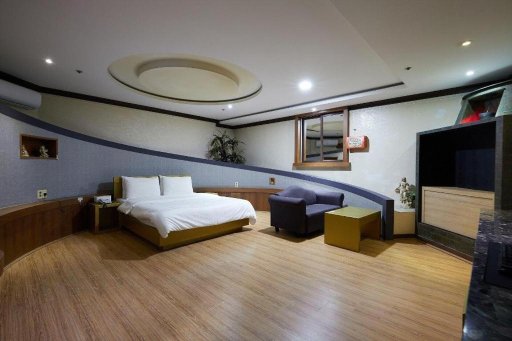 Uijeongbu Hotel Head-One מראה חיצוני תמונה