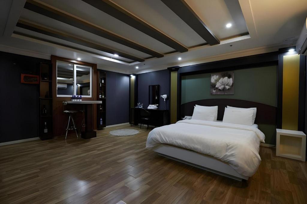 Uijeongbu Hotel Head-One מראה חיצוני תמונה